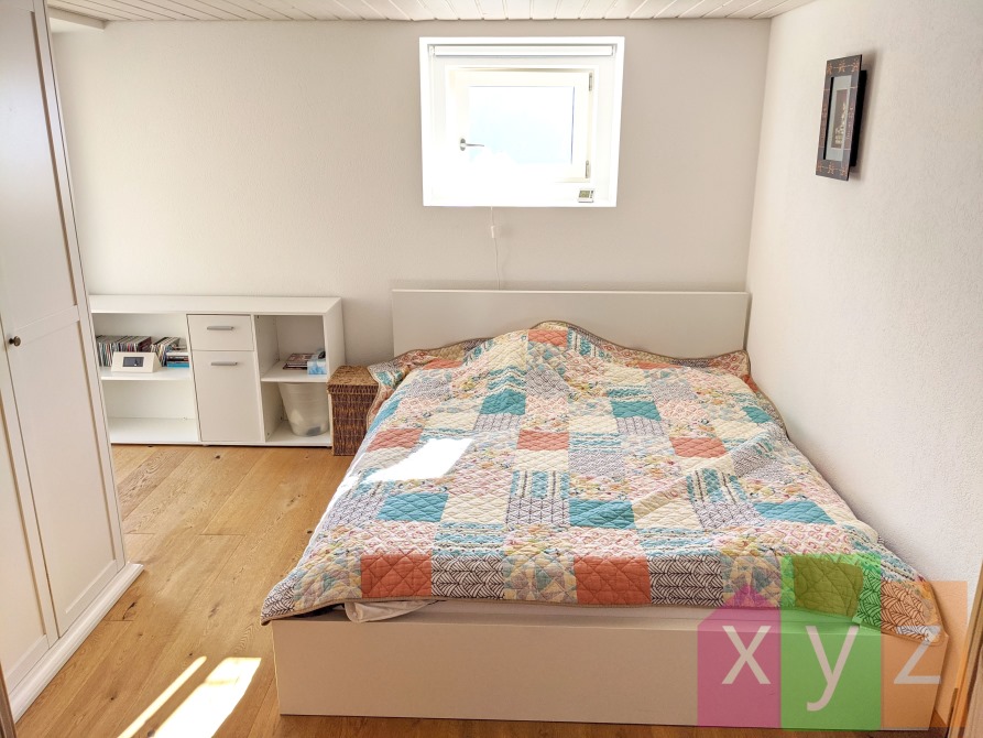 L'autre chambre de ~12 m2 avec un accès à l'extérieur - Vue 1