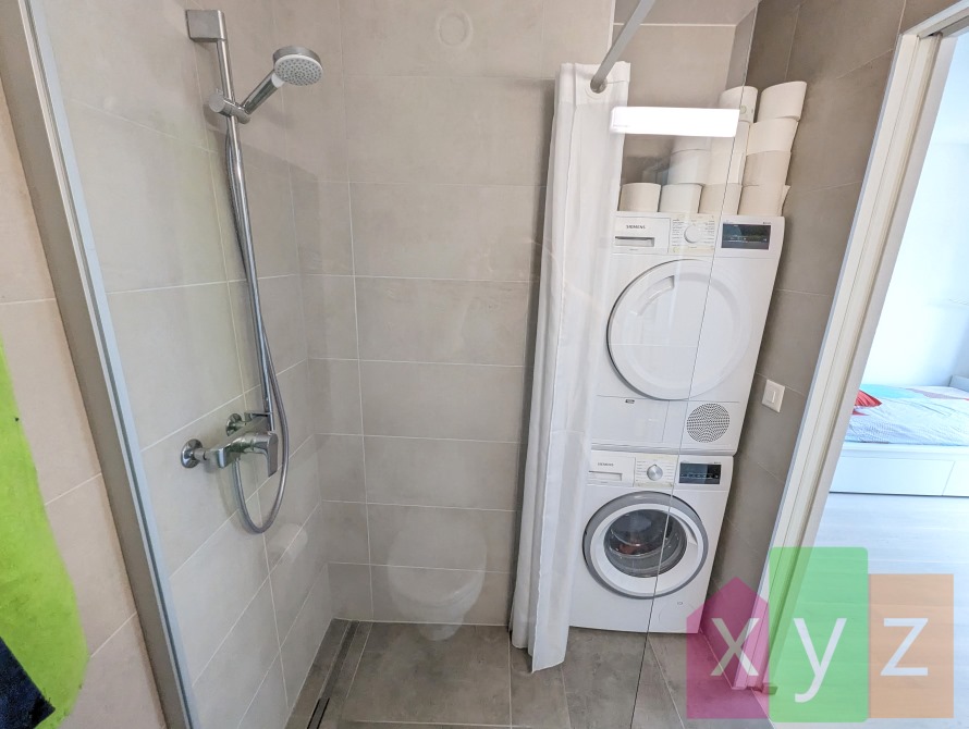 La colonne de lavage incluse: lave-linge et sèche-linge