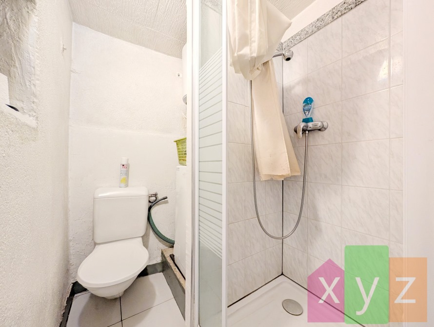 La salle de douche / WC - Vue 2